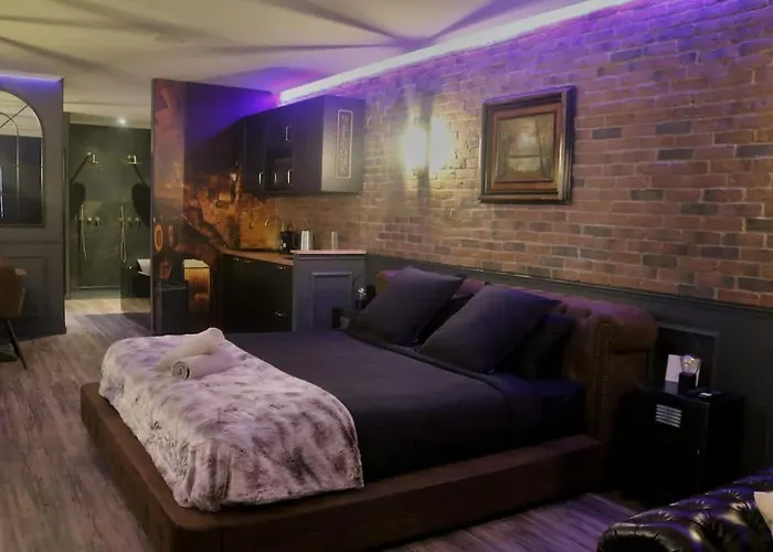 La Des Arcades Grand Place Sauna Et Balneo