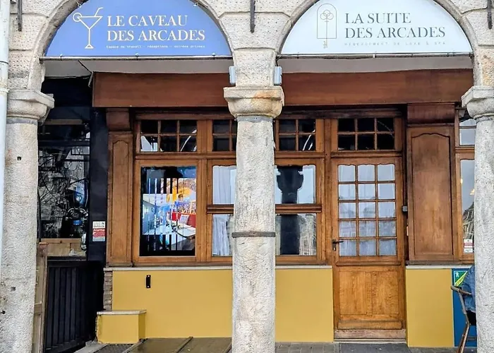 La Des Arcades Grand Place Sauna Et Balneo *